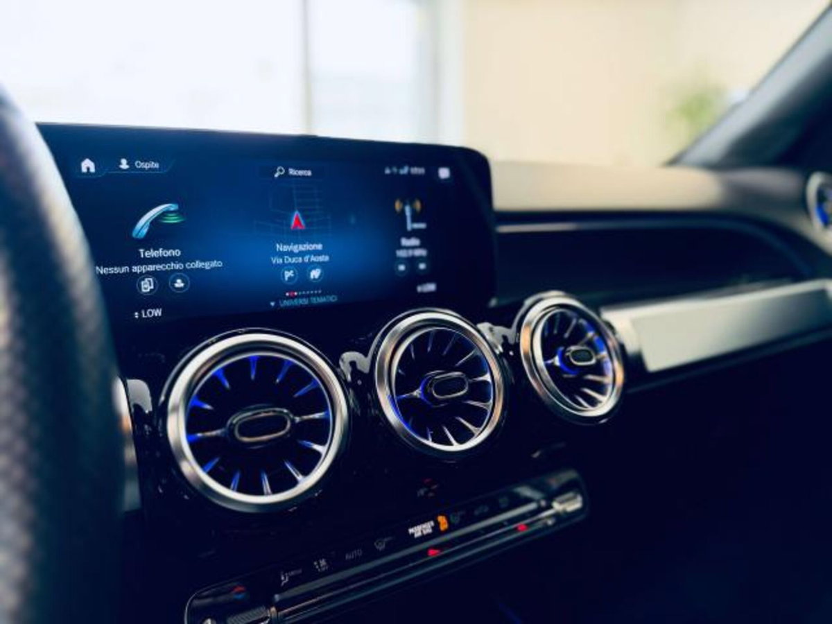 Mercedes-Benz GLB 200 d AMG Line Premium auto (16)