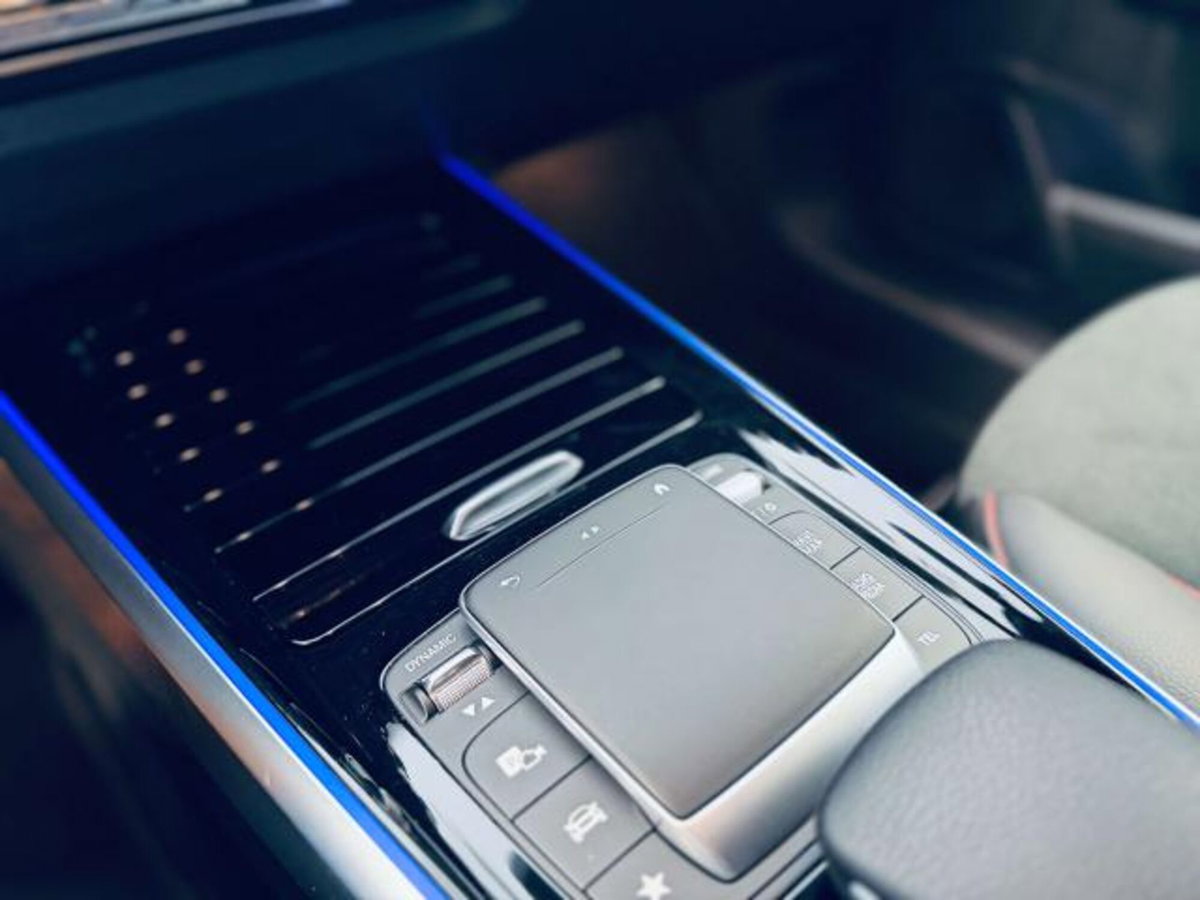 Mercedes-Benz GLB 200 d AMG Line Premium auto (18)