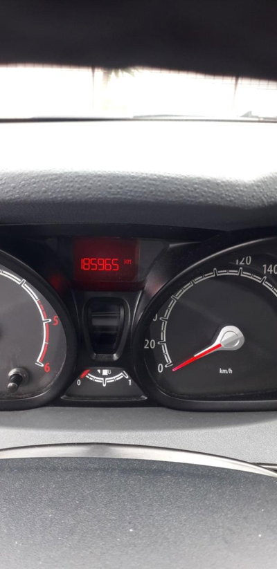 Ford Fiesta 1.4 TDCi 5p. Ambiente usata