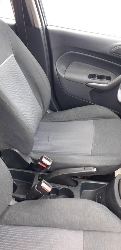 Ford Fiesta 1.4 TDCi 5p. Ambiente (7)