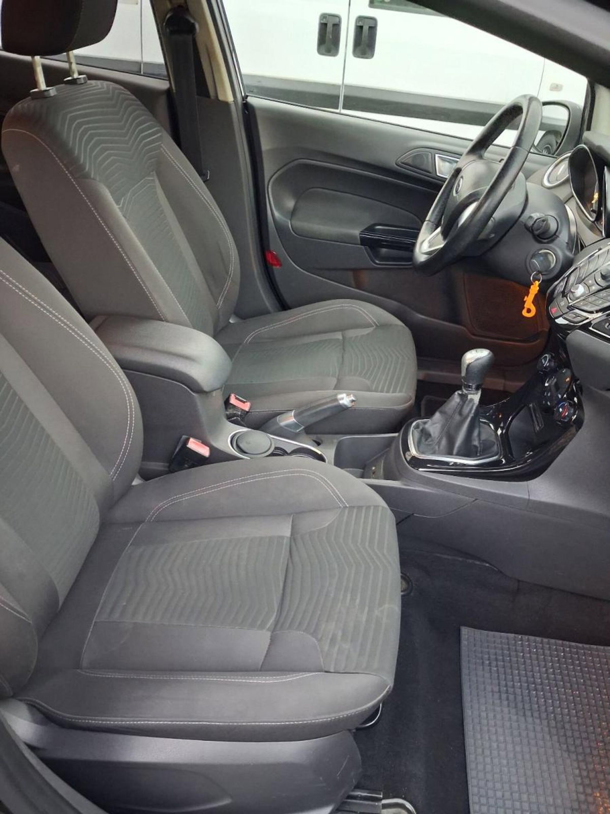 Ford Fiesta 900 (13)