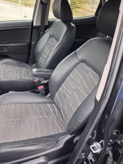 Kia Venga 1.6 CRDi VGT TX (12)