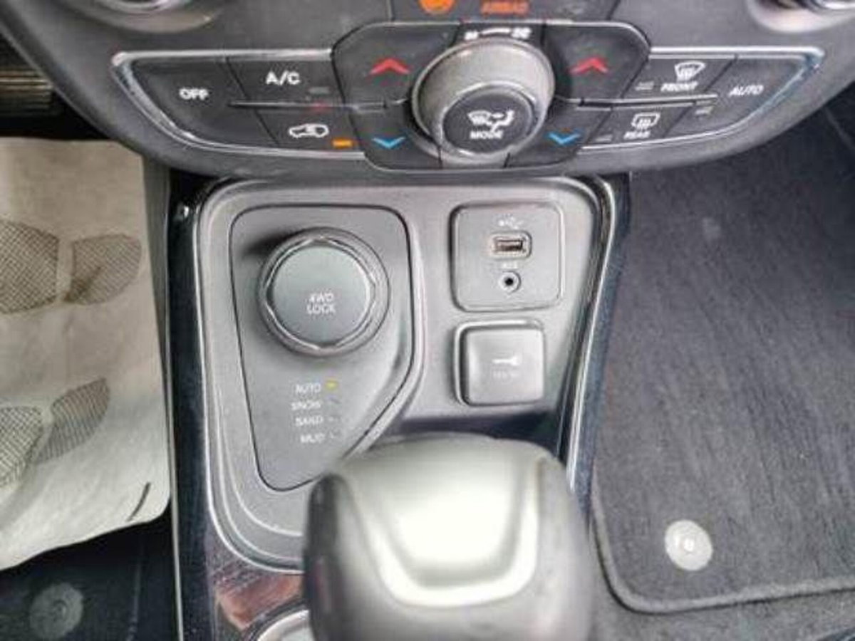 Jeep Compass 2.0 Multijet II aut. 4WD Opening Edition (10)