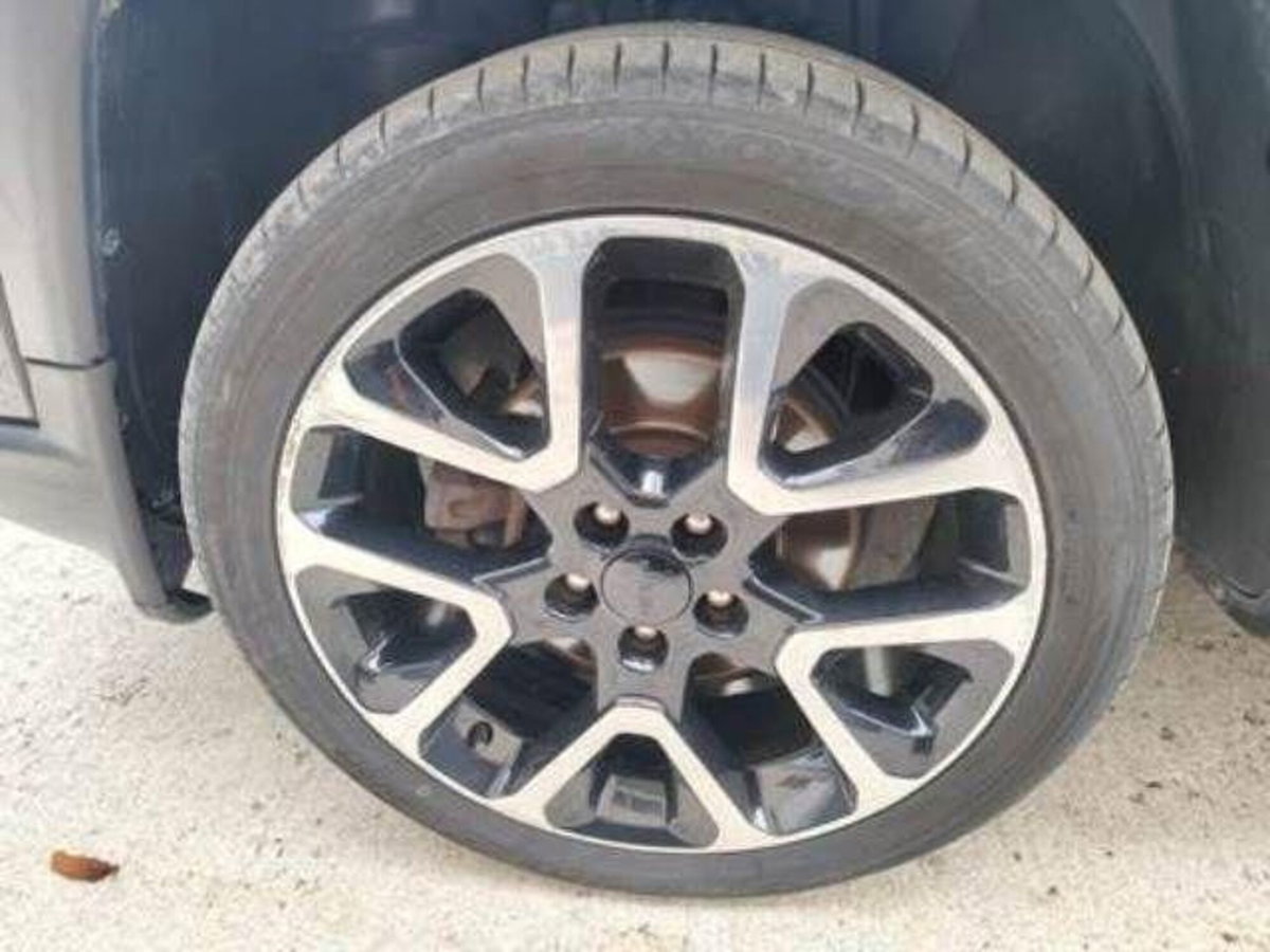 Jeep Compass 2.0 Multijet II aut. 4WD Opening Edition (16)
