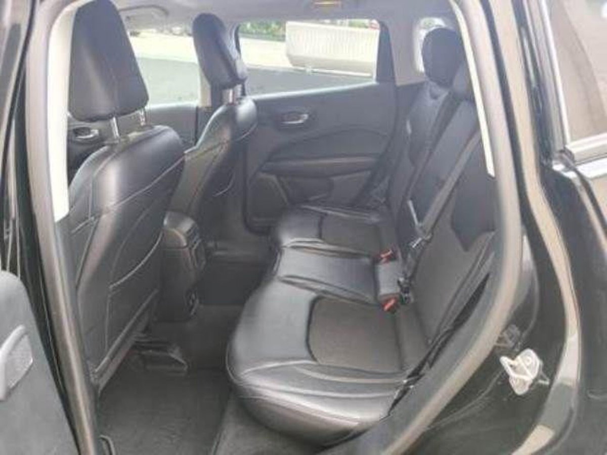 Jeep Compass 2.0 Multijet II aut. 4WD Opening Edition (5)