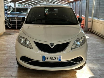 Lancia Ypsilon 1.2 69 CV 5 porte Silver usata