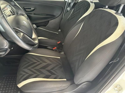 Lancia Ypsilon 1.2 69 CV 5 porte Silver (10)