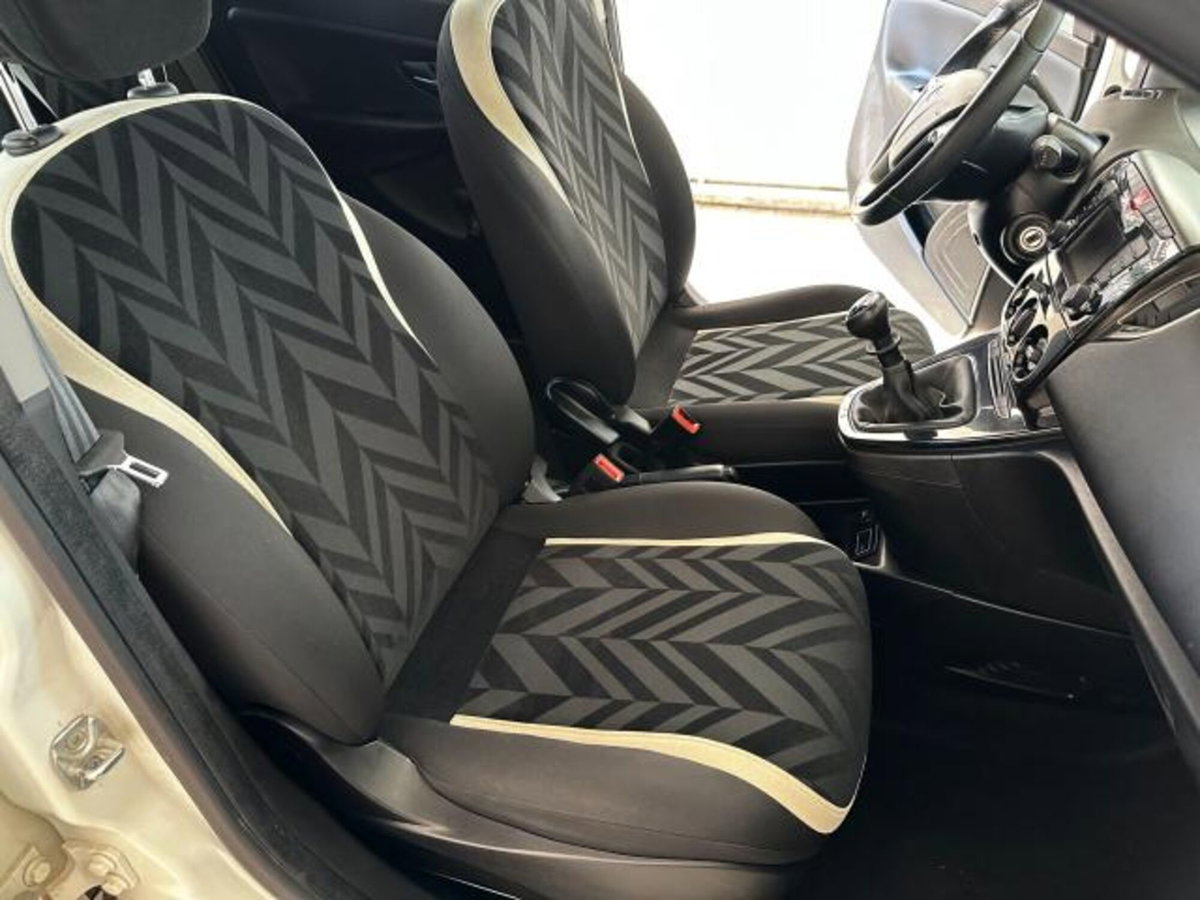 Lancia Ypsilon 1.2 69 CV 5 porte Silver (11)