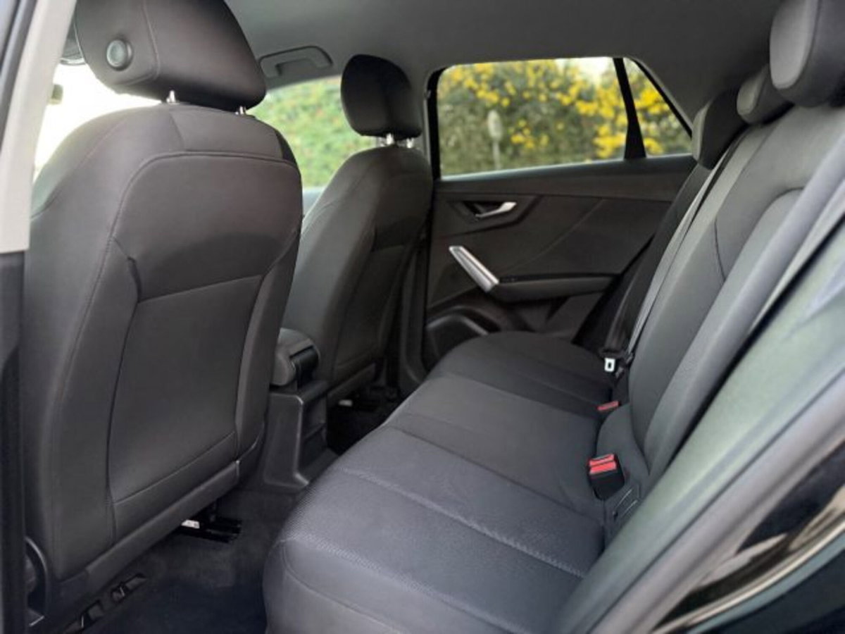 Audi Q2 Q2 30 TDI Identity Black (19)
