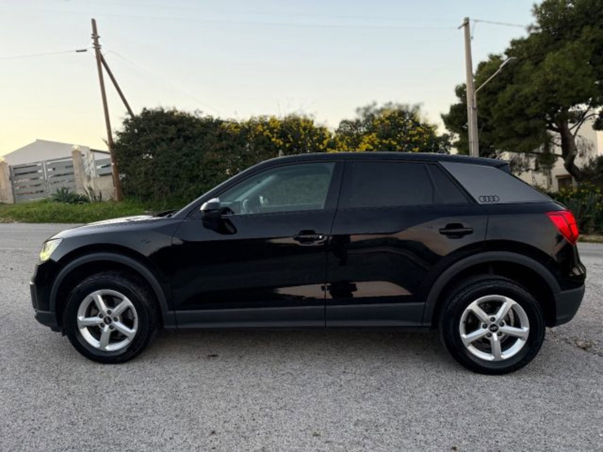 Audi Q2 Q2 30 TDI Identity Black (5)