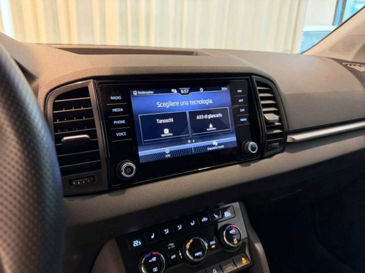 Skoda Karoq 2.0 tdi Selection 4x4 150cv dsg (11)