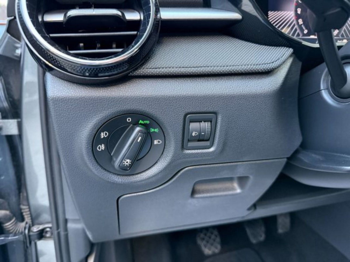 Skoda Fabia 1.0 tsi evo 130 Edition 95cv (9)