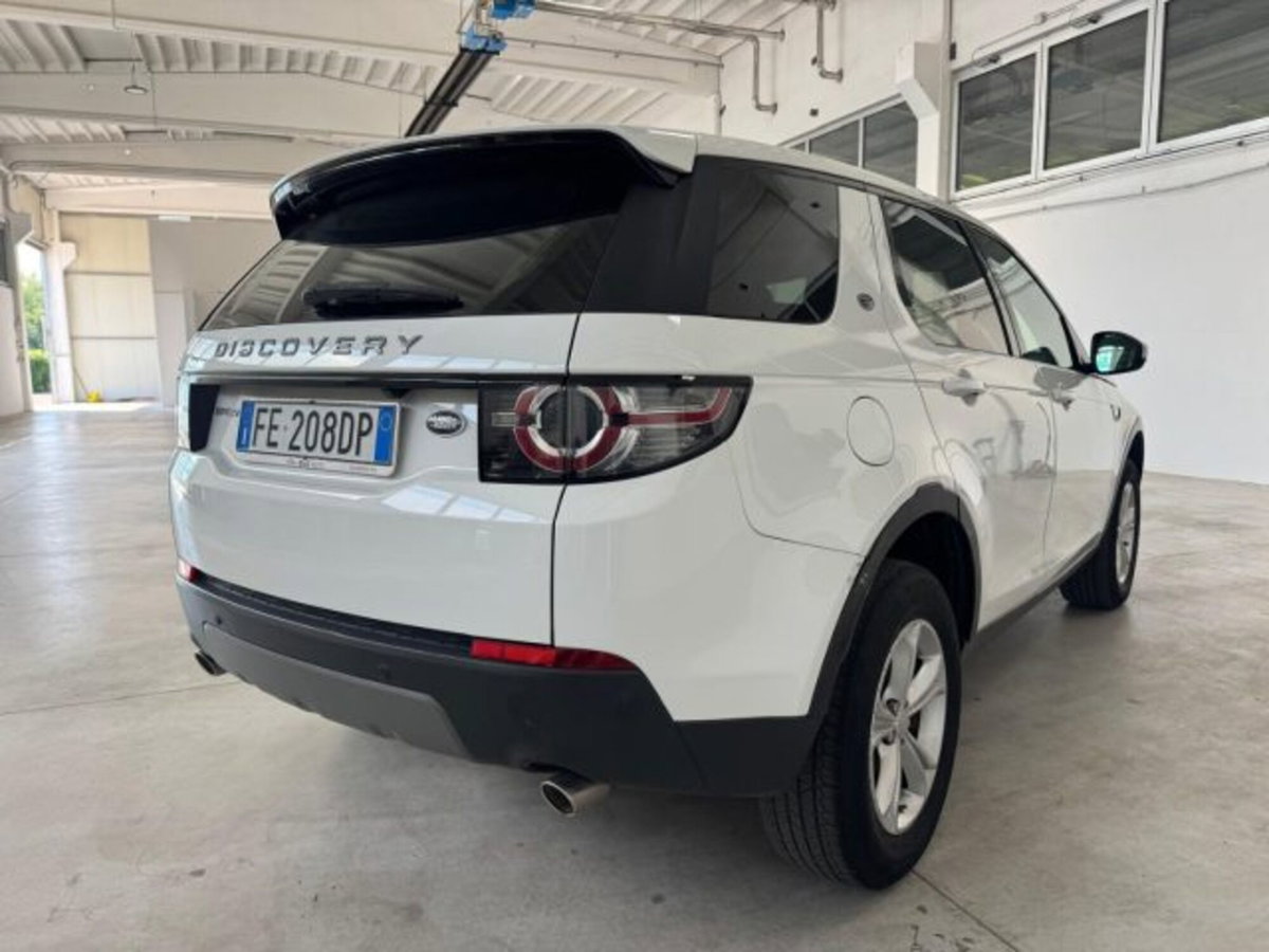 Land Rover Discovery Sport 2.0 TD4 150 CV Deep Blue Edition (4)