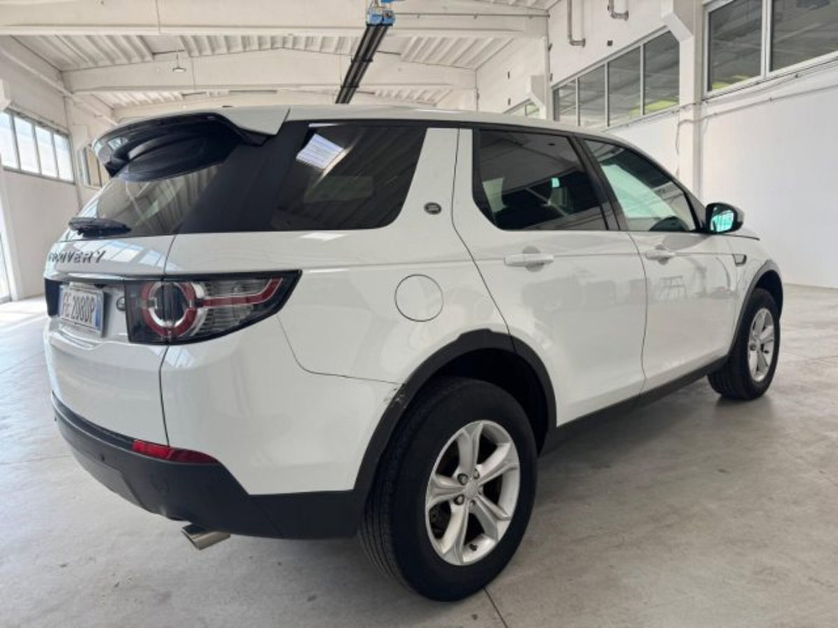 Land Rover Discovery Sport 2.0 TD4 150 CV Deep Blue Edition (8)