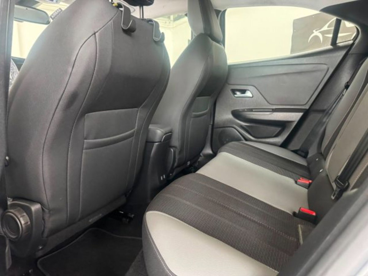 Opel Mokka electric Edition 136cv (13)
