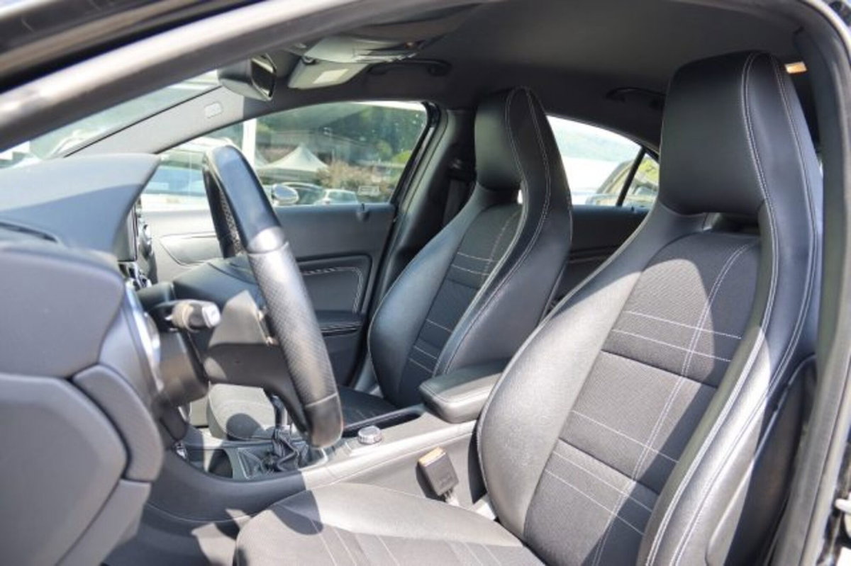 Mercedes-Benz Classe A 180 CDI Dark Night Edition (12)