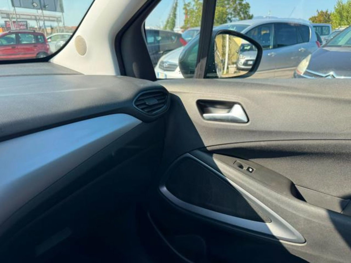 Opel Crossland X 1.6 ECOTEC D 8V Start&Stop Ultimate (12)