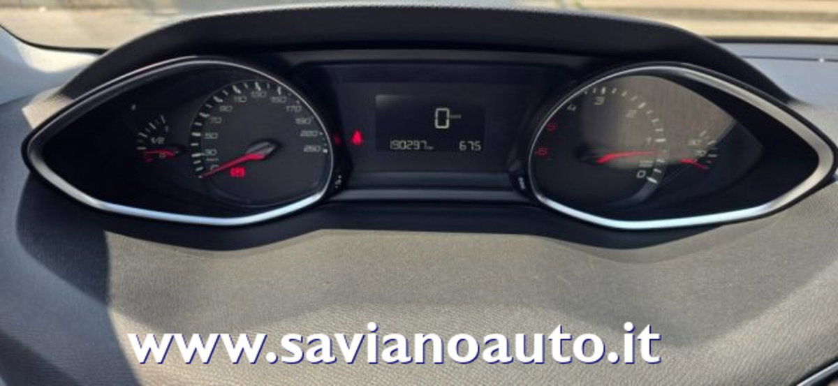 Peugeot 308 1.6 e-HDi 115 CV Stop&Start Allure (8)