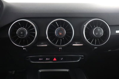 Audi TT Coupé 1.8 TFSI (10)