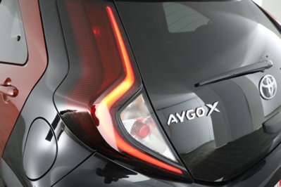 Toyota Aygo X 1.0 Lounge Air 72cv s-cvt (10)