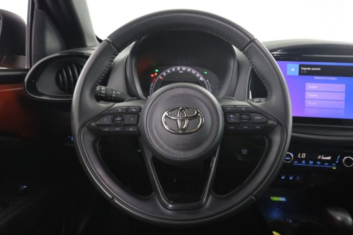 Toyota Aygo X 1.0 Lounge Air 72cv s-cvt (5)