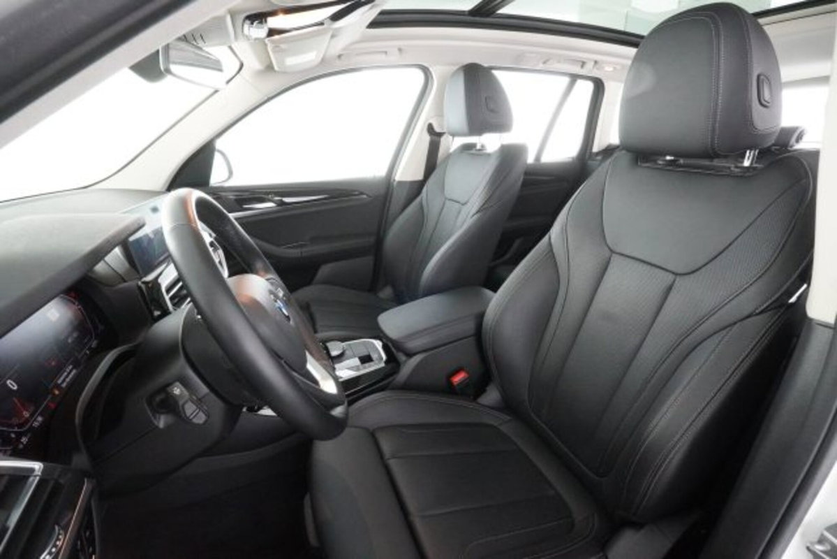 BMW X3 sDrive18d 48V Msport (2)