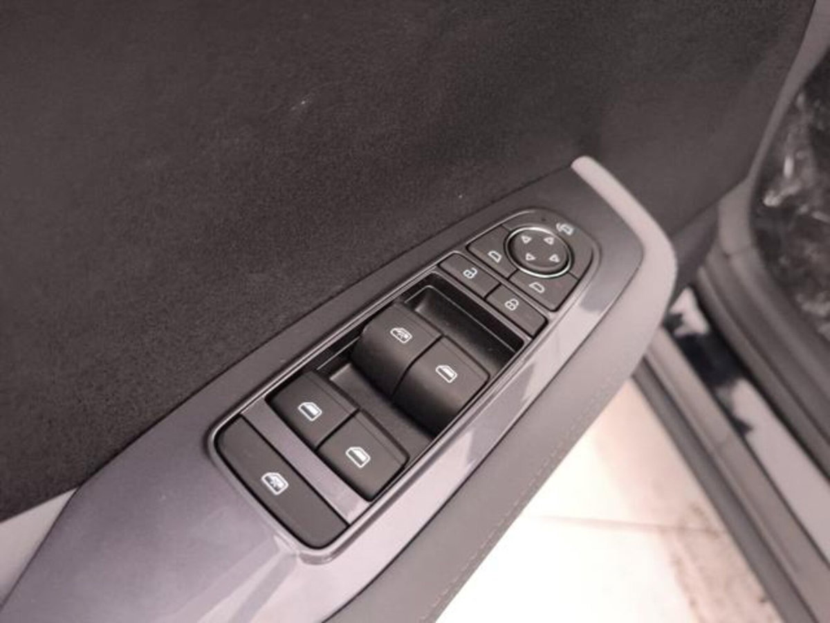 Byd Dolphin Surf 43,2 kWh Boost (18)