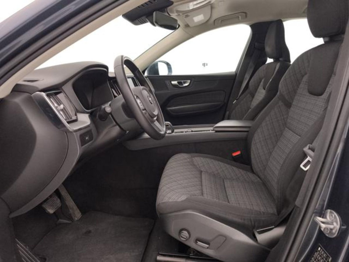 Volvo XC60 2.0 b4 Core auto (11)