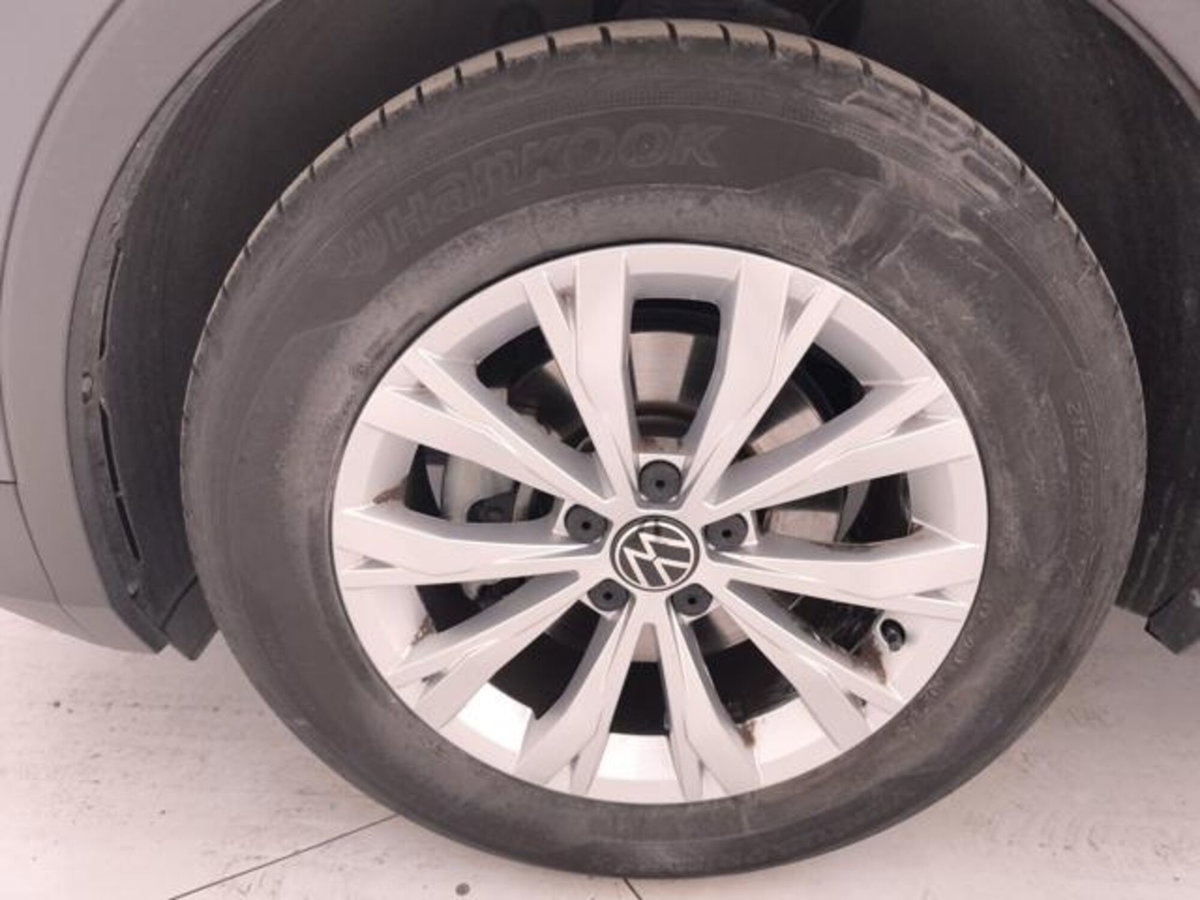 Volkswagen Tiguan 2.0 tdi Life 150cv dsg (9)