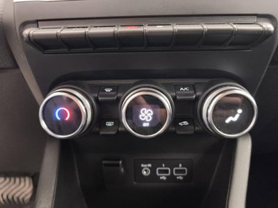 Renault Clio Full Hybrid E-Tech 140 CV 5 porte Business (16)