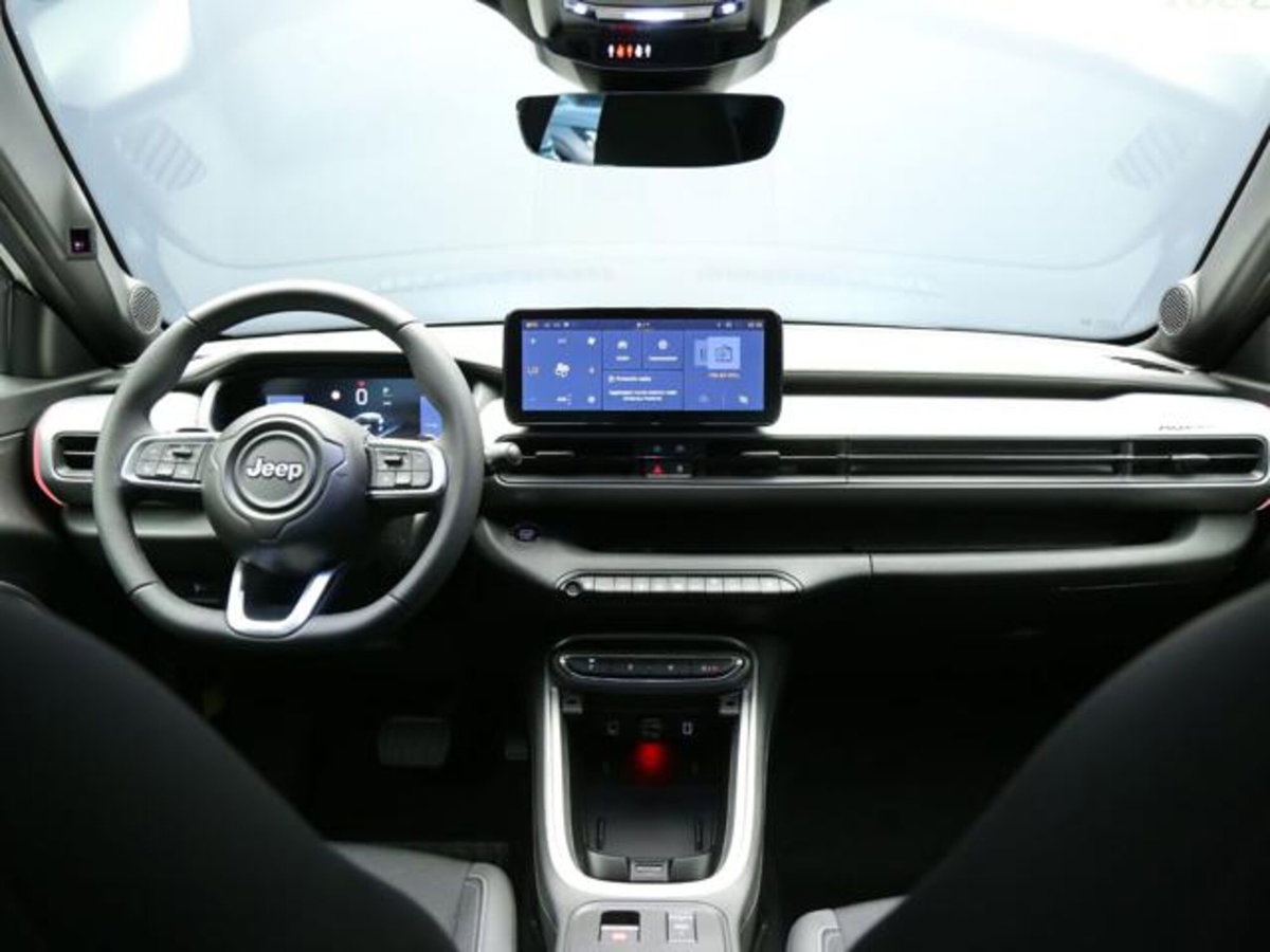 Jeep Avenger 1.2 turbo e-hybrid mhev Summit fwd 110cv edct6 (12)