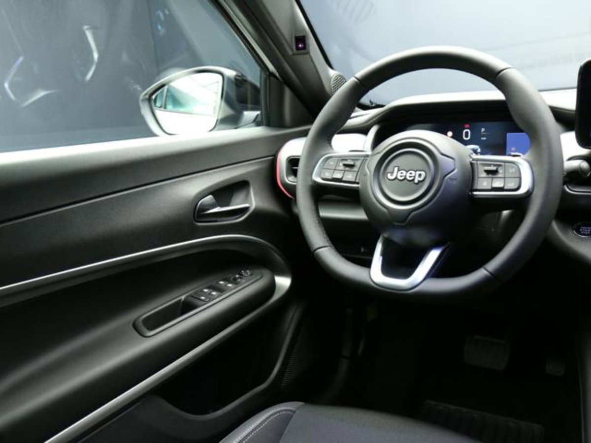 Jeep Avenger 1.2 turbo e-hybrid mhev Summit fwd 110cv edct6 (13)