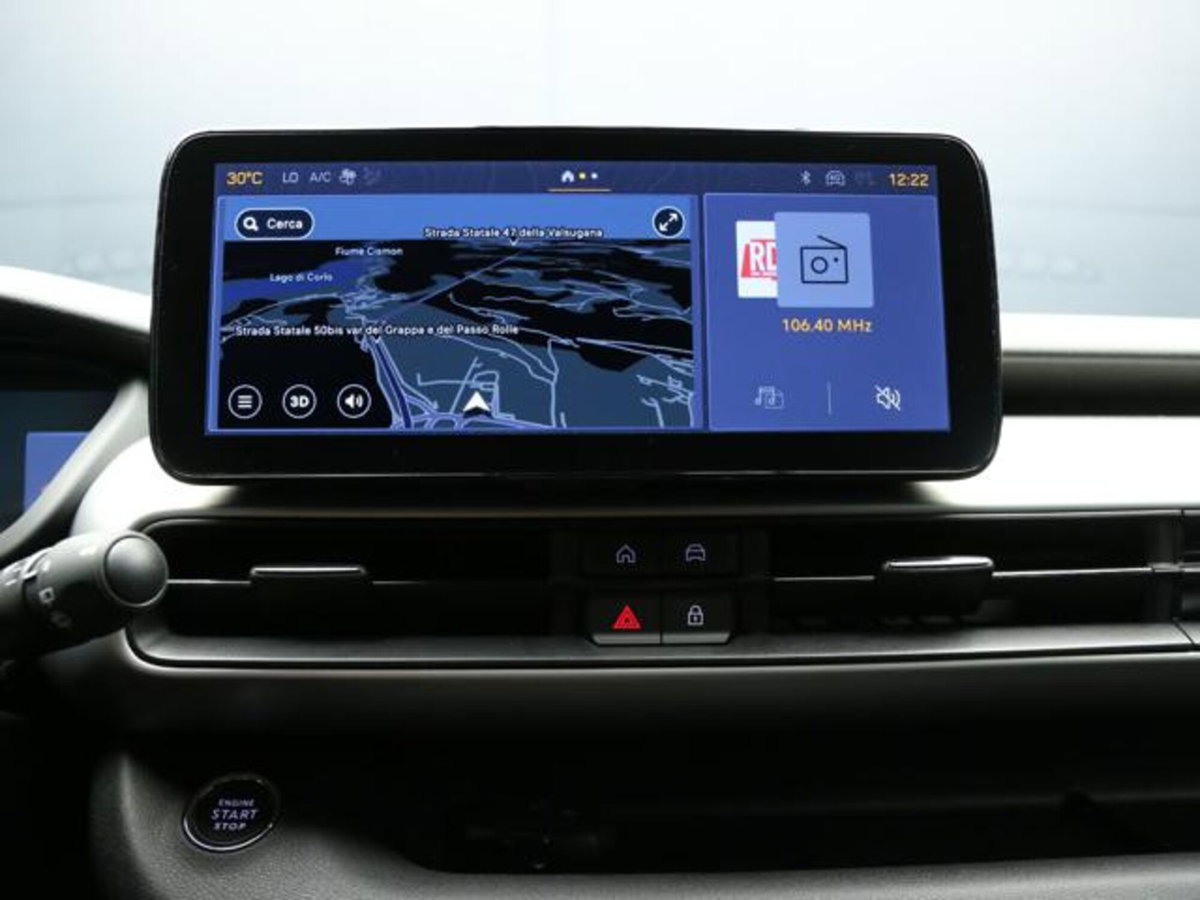 Jeep Avenger 1.2 turbo e-hybrid mhev Summit fwd 110cv edct6 (14)