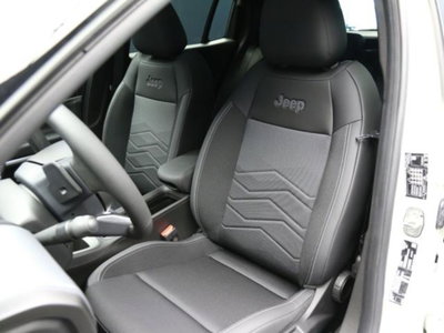 Jeep Avenger 1.2 turbo e-hybrid mhev Summit fwd 110cv edct6 (9)