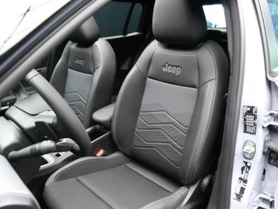 Jeep Avenger 1.2 turbo e-hybrid mhev Summit fwd 110cv edct6 (10)