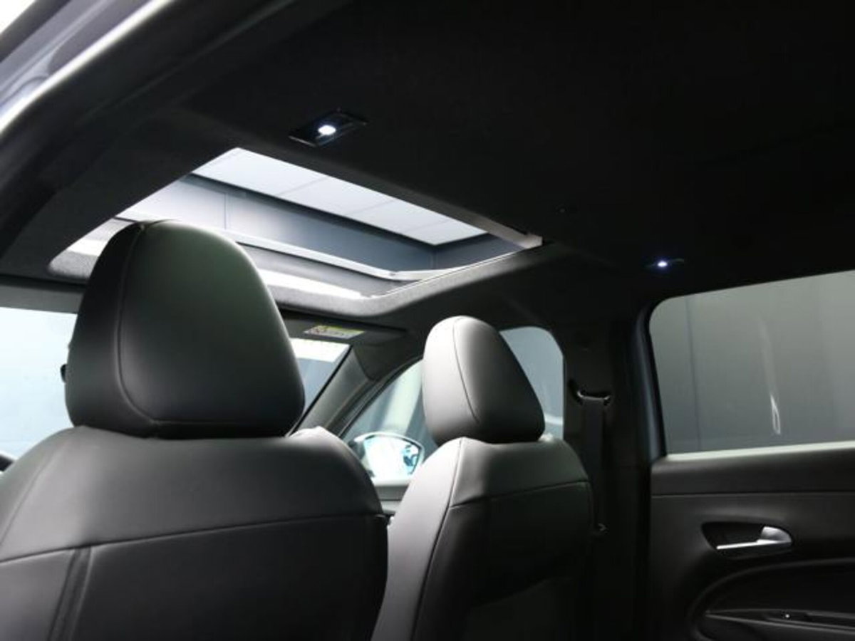 Jeep Avenger 1.2 turbo e-hybrid mhev Summit fwd 110cv edct6 (13)