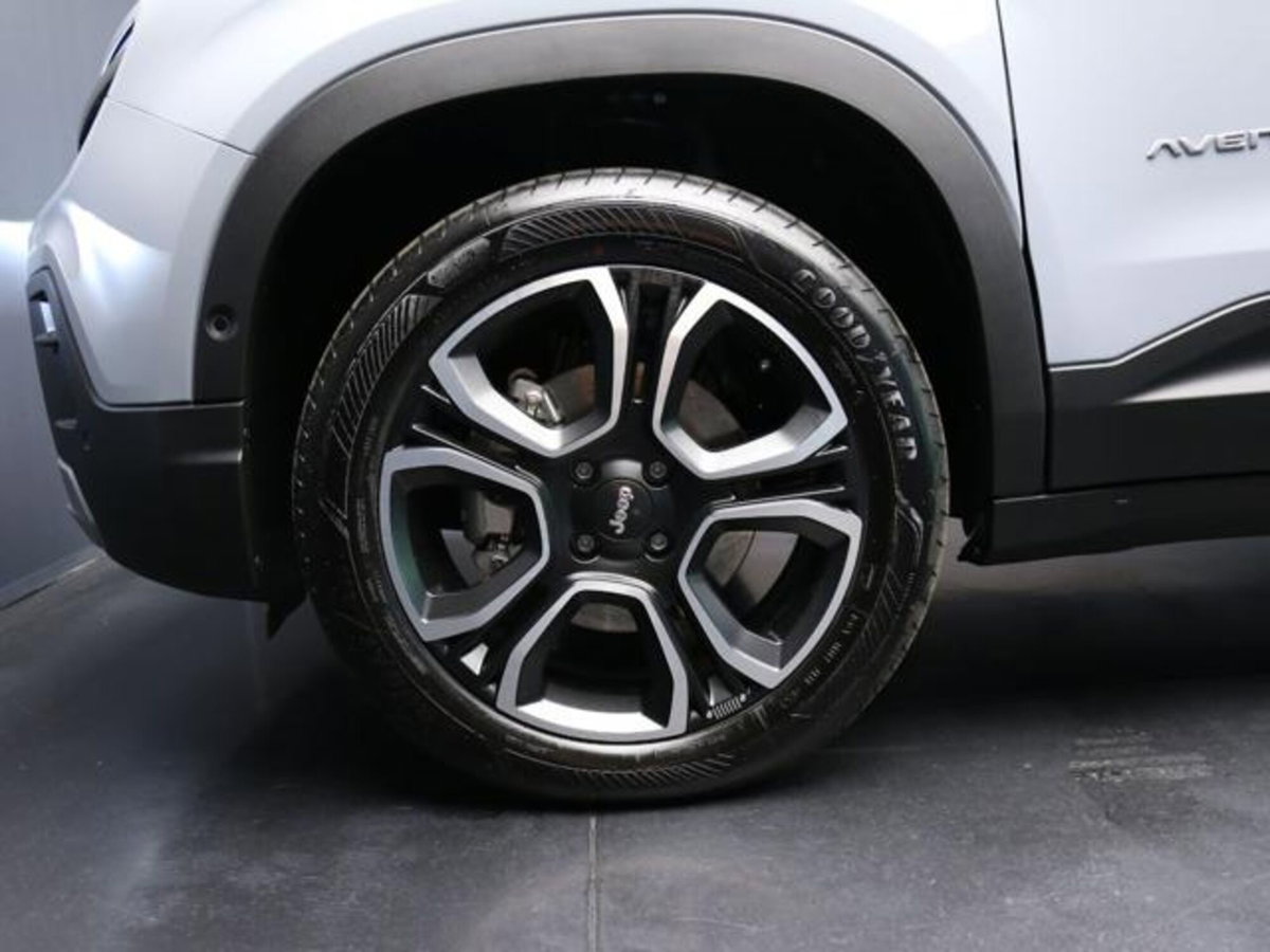 Jeep Avenger 1.2 turbo e-hybrid mhev Summit fwd 110cv edct6 (5)