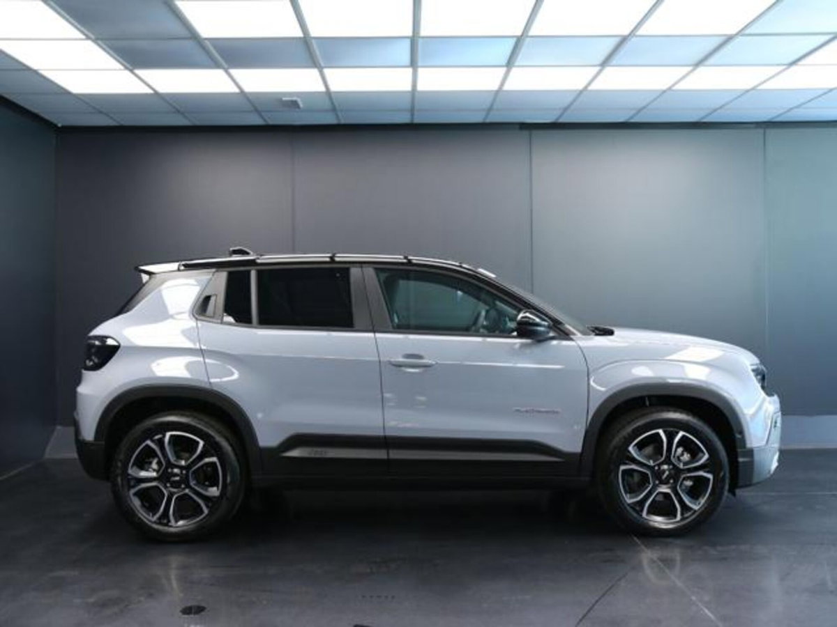Jeep Avenger 1.2 turbo e-hybrid mhev Summit fwd 110cv edct6 (6)