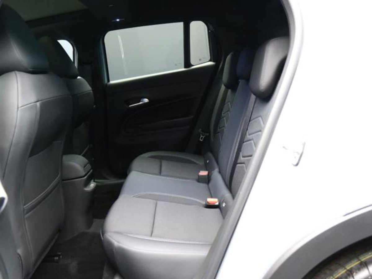 Jeep Avenger 1.2 turbo e-hybrid mhev Summit fwd 110cv edct6 (8)