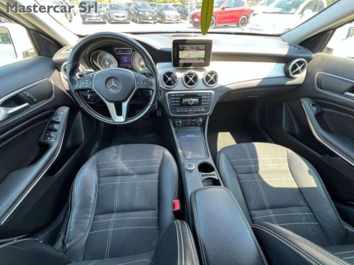 Mercedes-Benz GLA SUV 220 CDI Automatic 4Matic Sport (11)