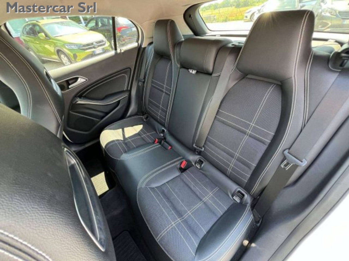 Mercedes-Benz GLA SUV 220 CDI Automatic 4Matic Sport (12)