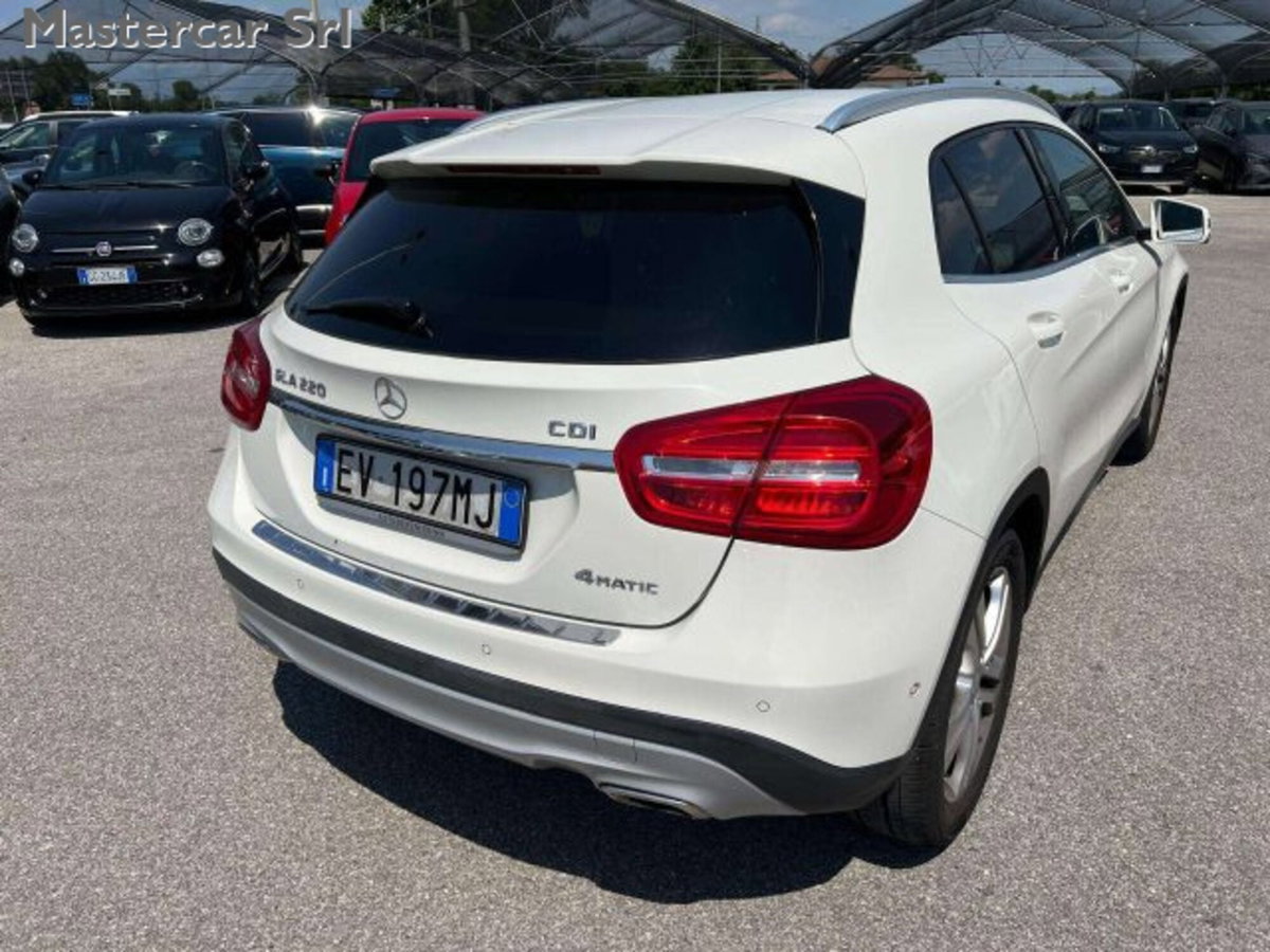 Mercedes-Benz GLA SUV 220 CDI Automatic 4Matic Sport (5)