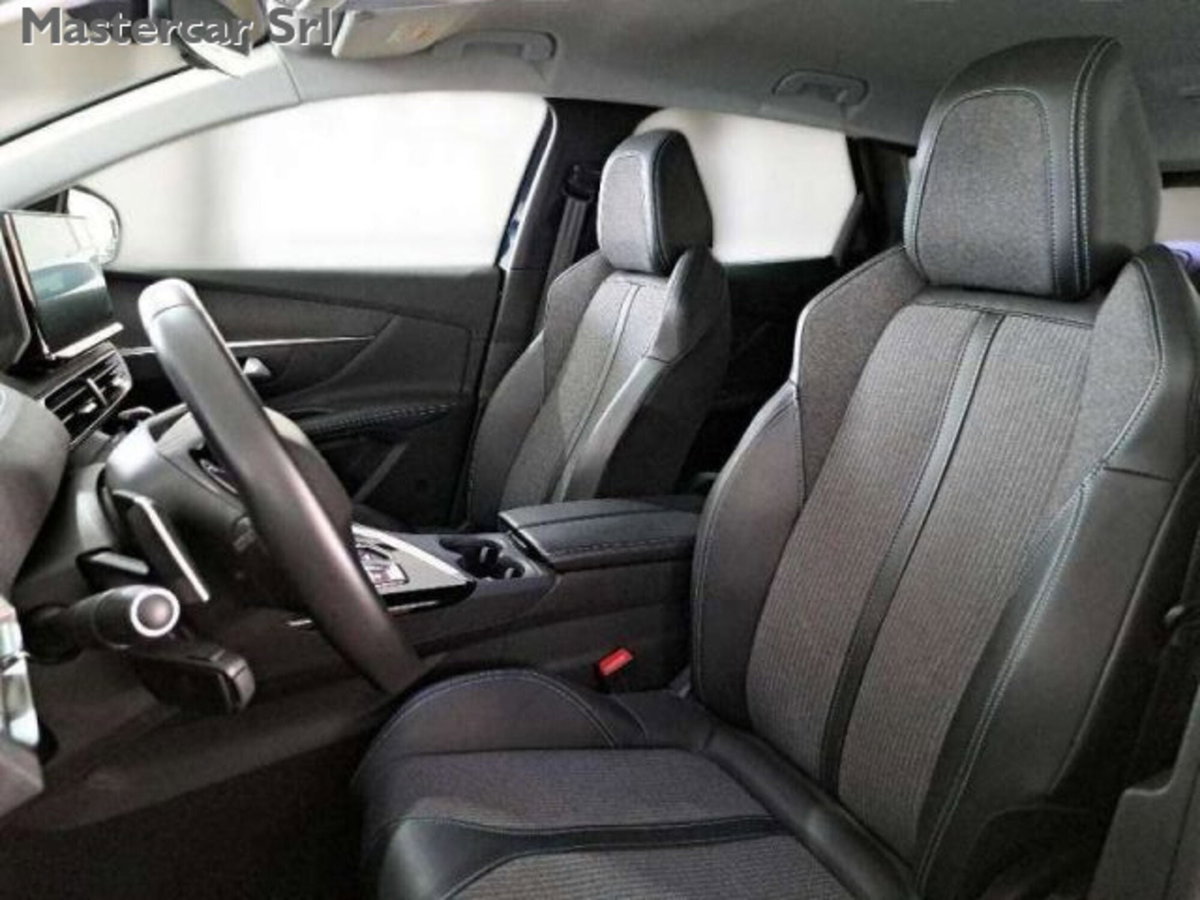 Peugeot 3008 Hybrid 225 e-EAT8 Allure (12)