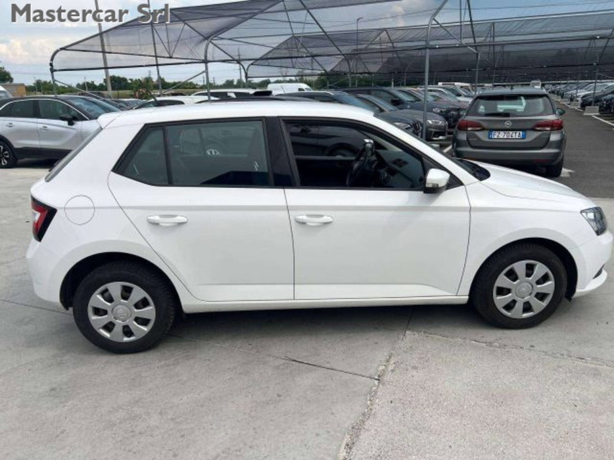 Skoda Fabia 1.0 MPI 60 CV Active (2)