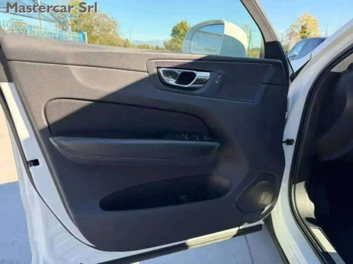 Volvo XC60 2.0 b4 Essential auto (13)