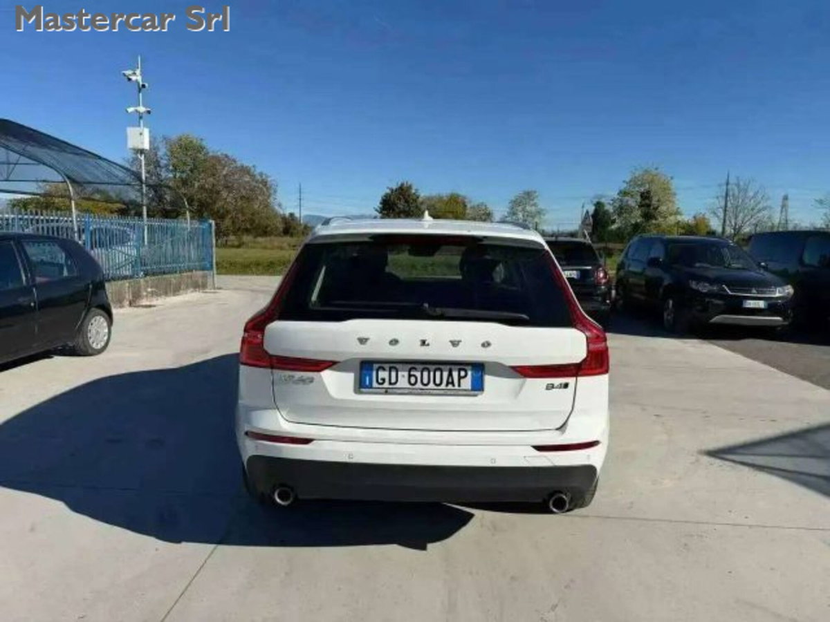 Volvo XC60 2.0 b4 Essential auto (7)