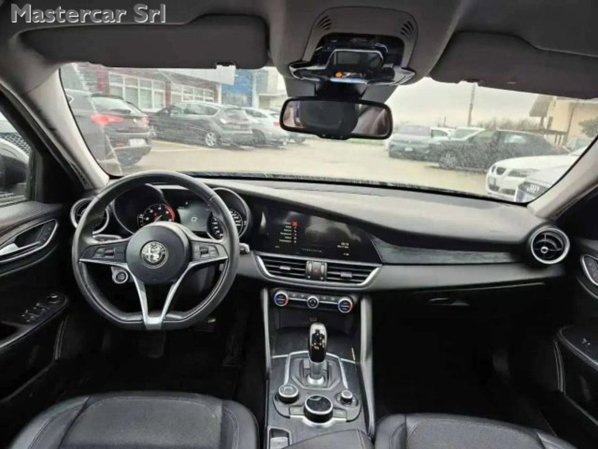 Alfa Romeo Giulia 2.2 Turbodiesel 180 CV AT8 AWD Q4 Super (10)