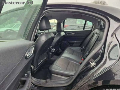 Alfa Romeo Giulia 2.2 Turbodiesel 180 CV AT8 AWD Q4 Super (11)