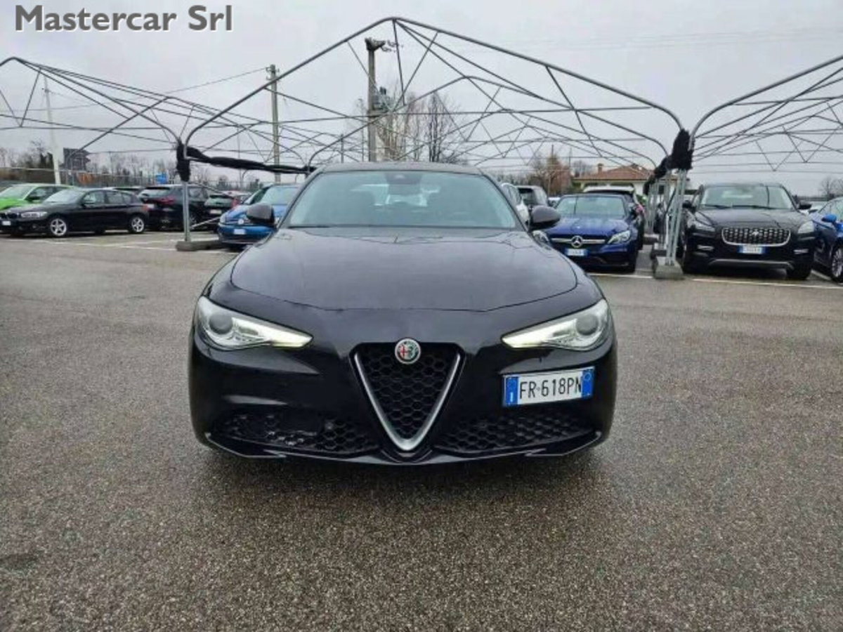 Alfa Romeo Giulia 2.2 Turbodiesel 180 CV AT8 AWD Q4 Super (2)
