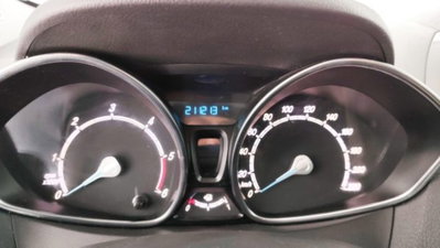 Ford Tourneo Courier 1.5 TDCI 75 CV Titanium (10)